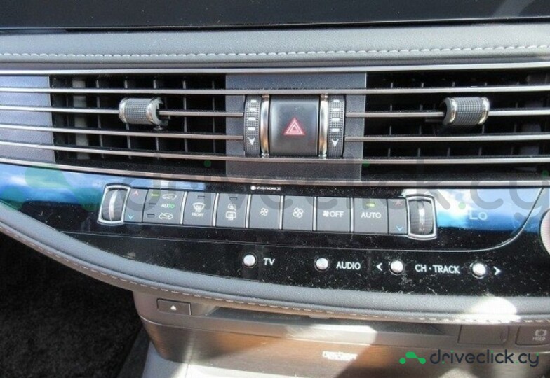 Lexus LS Black