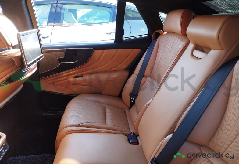 Lexus LS Black