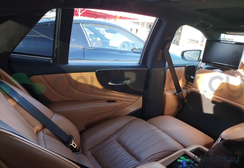 Lexus LS Black