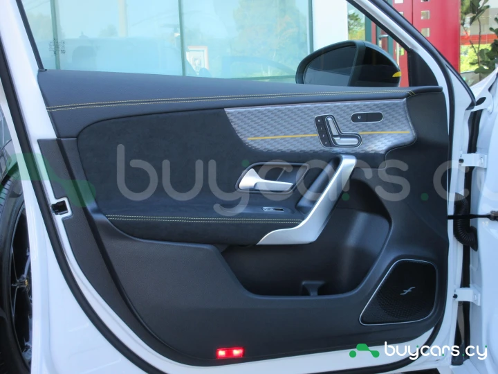 Mercedes A-class Белый