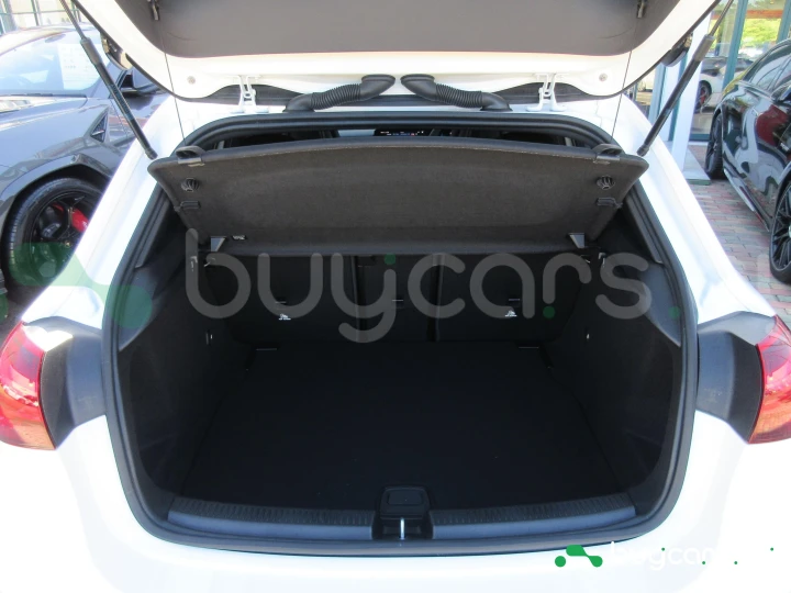 Mercedes A-class Белый