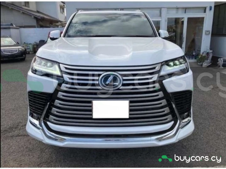 Lexus LX Белый