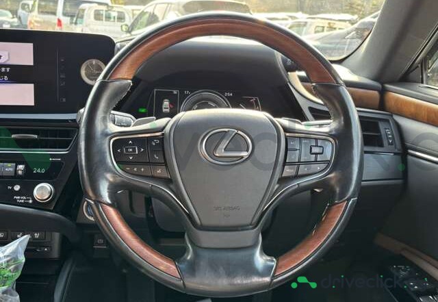 Lexus ES White