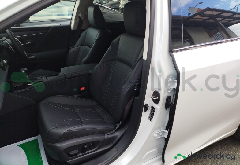 Lexus ES White