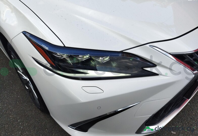 Lexus ES White