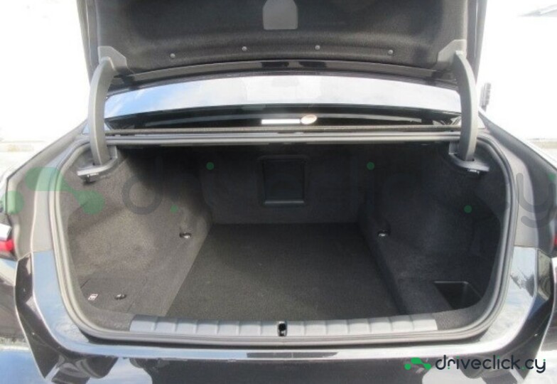 BMW 7 series Black