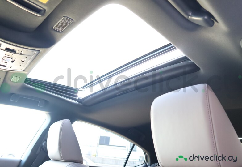 Lexus ES White