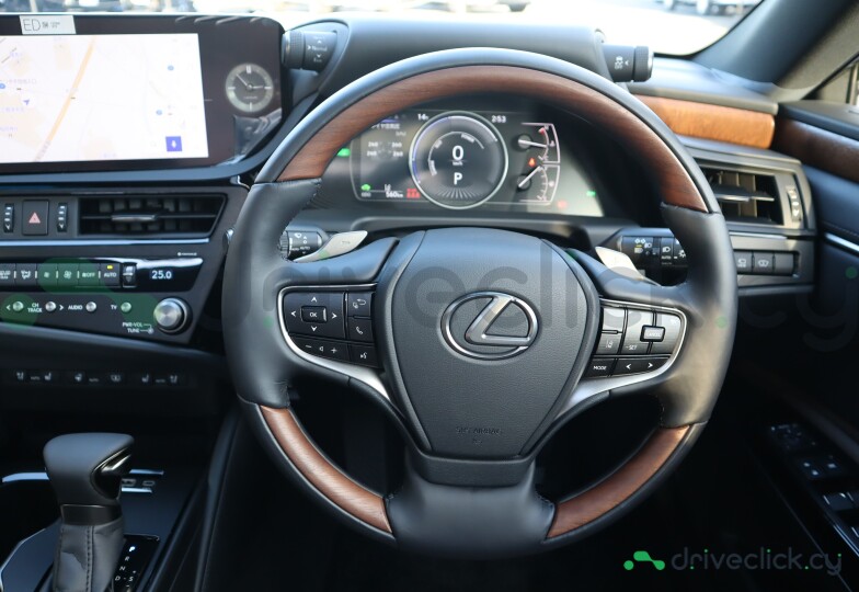 Lexus ES White