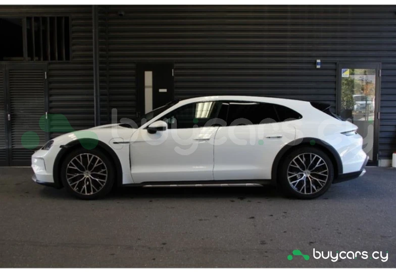 Porsche Taycan White