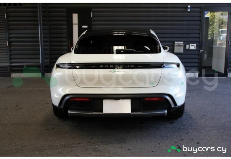 Porsche Taycan White