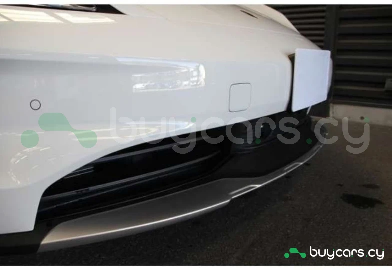 Porsche Taycan White