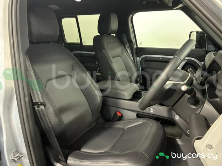 Land Rover Defender Серый