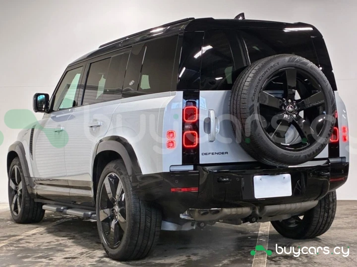 Land Rover Defender Серый