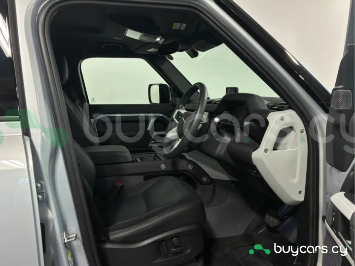 Land Rover Defender Серый