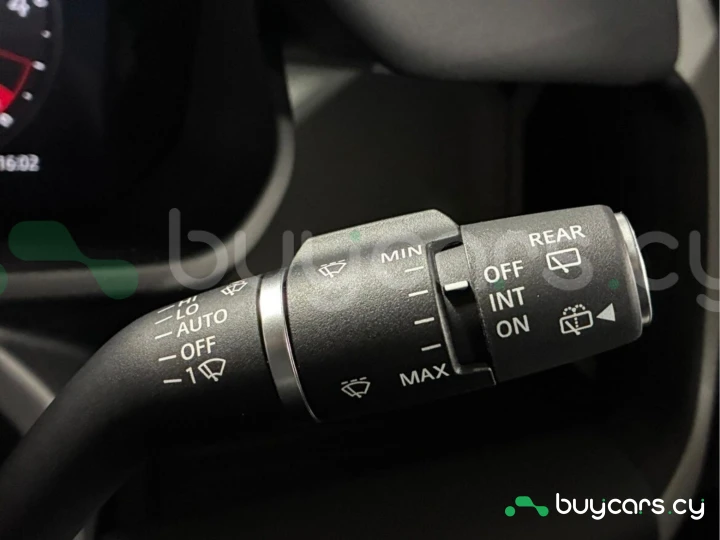 Land Rover Defender Серый