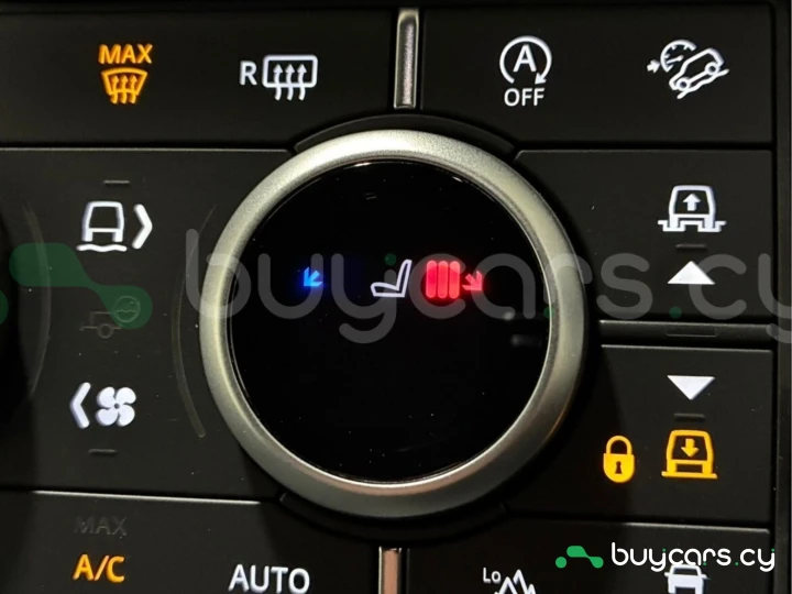 Land Rover Defender Серый