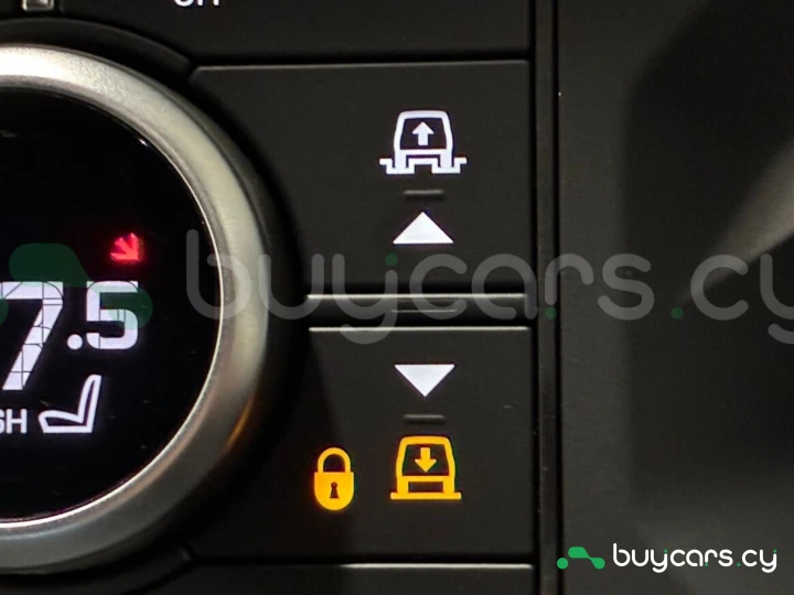 Land Rover Defender Серый