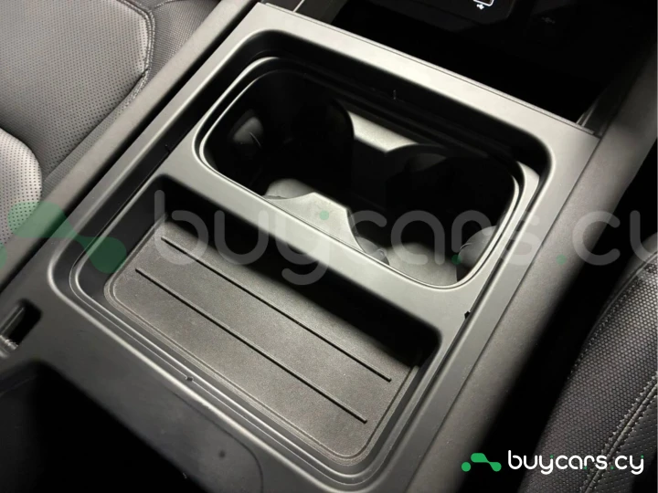 Land Rover Defender Серый