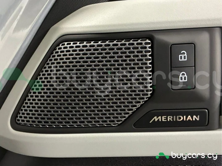 Land Rover Defender Серый