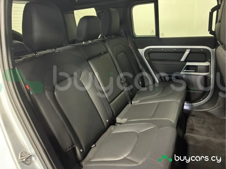 Land Rover Defender Серый