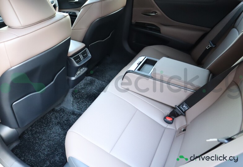 Lexus ES White