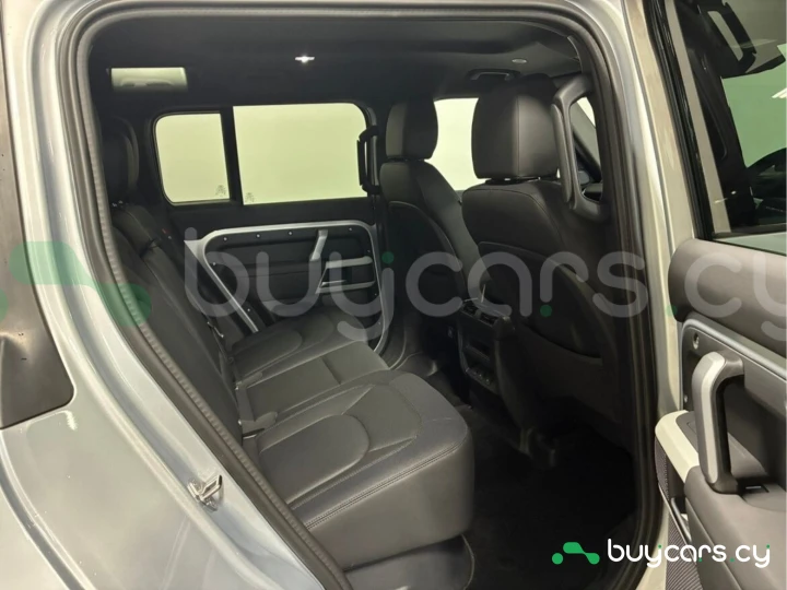 Land Rover Defender Серый