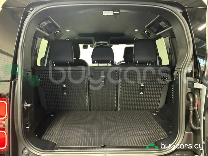 Land Rover Defender Серый