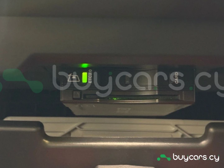 Land Rover Defender Серый