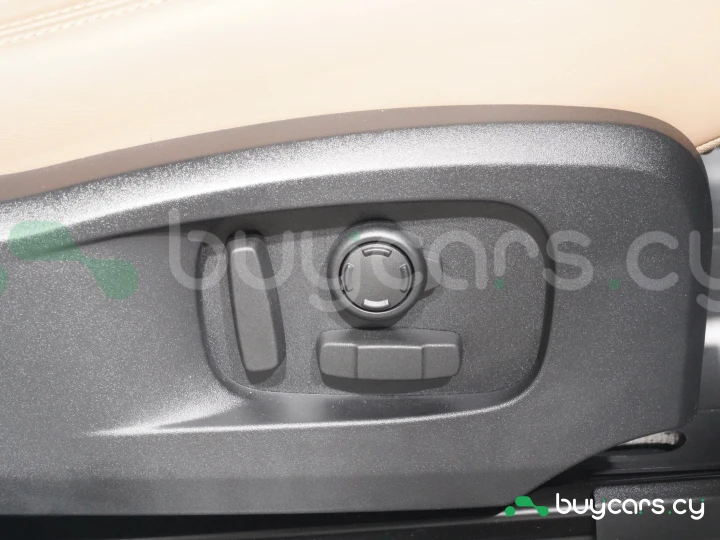 Land Rover Defender White