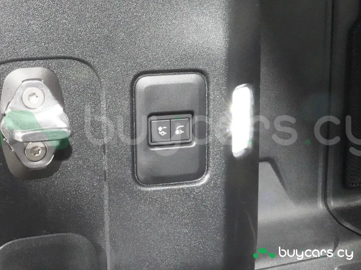 Land Rover Defender White