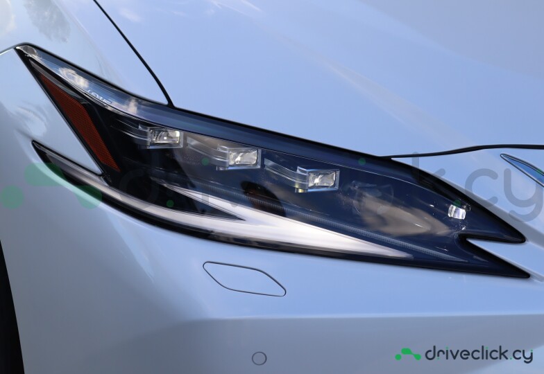 Lexus ES White