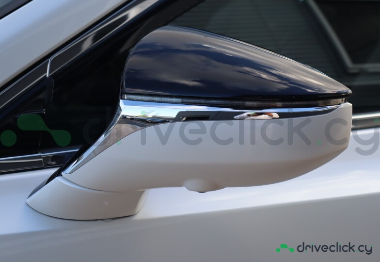 Lexus ES White