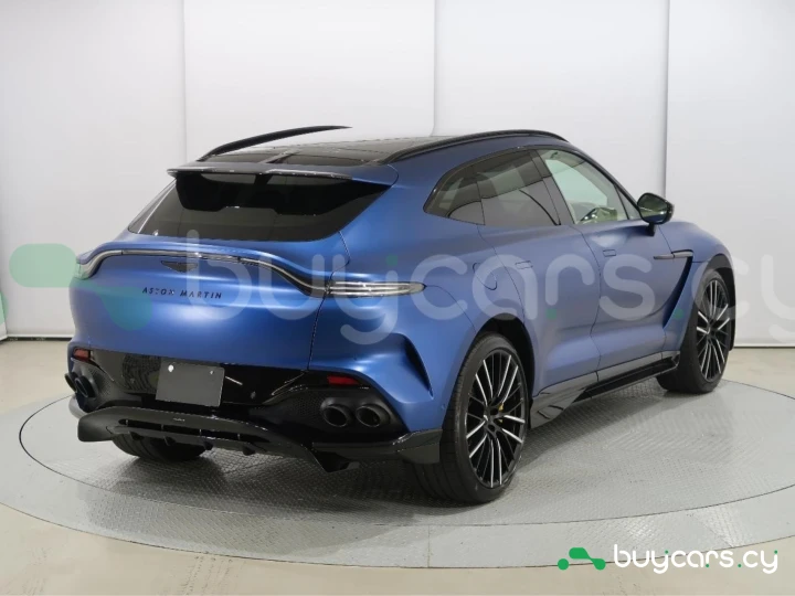 Aston Martin DBX Синий