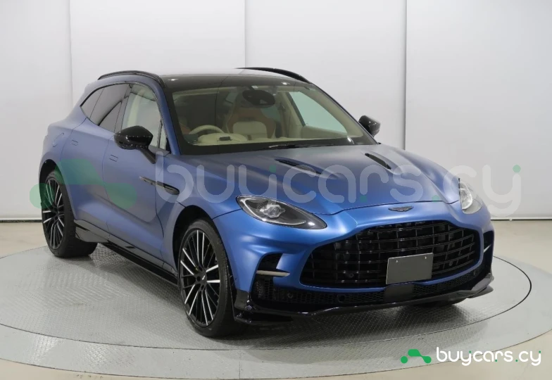 Aston Martin DBX Синий
