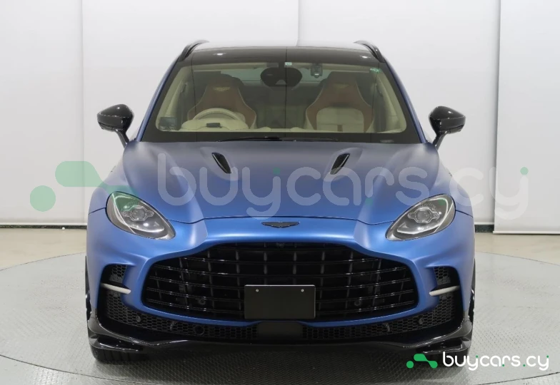 Aston Martin DBX Синий