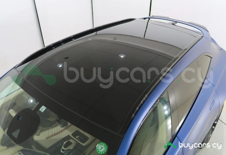 Aston Martin DBX Синий