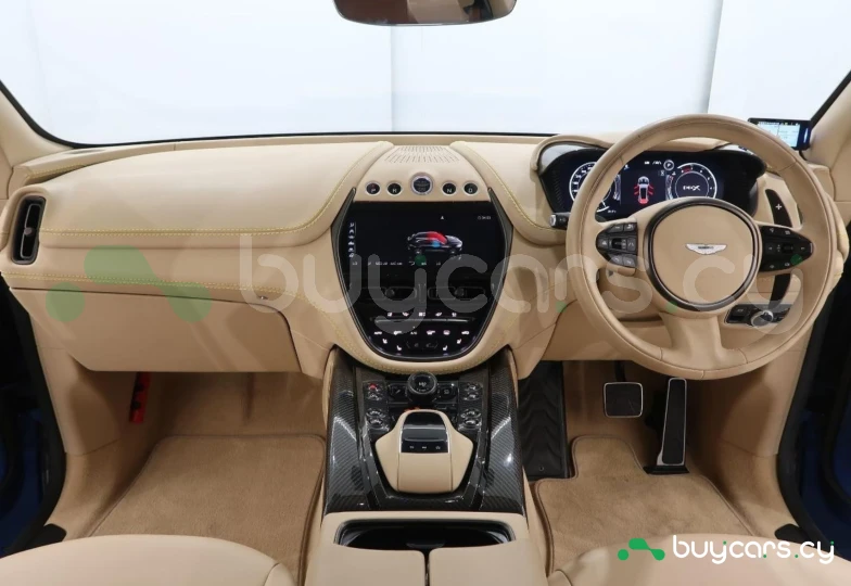 Aston Martin DBX Синий