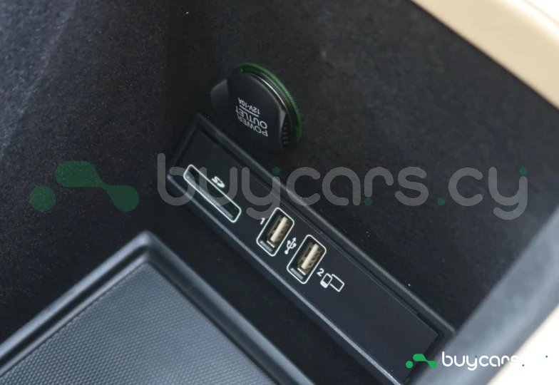 Aston Martin DBX Синий