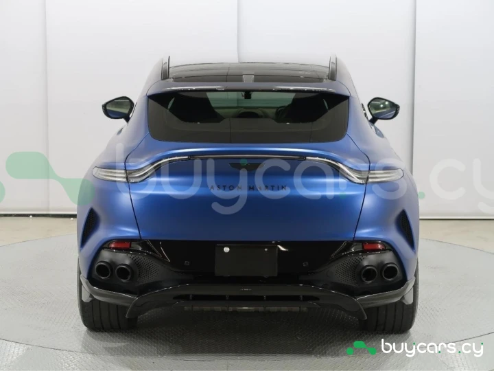 Aston Martin DBX Синий