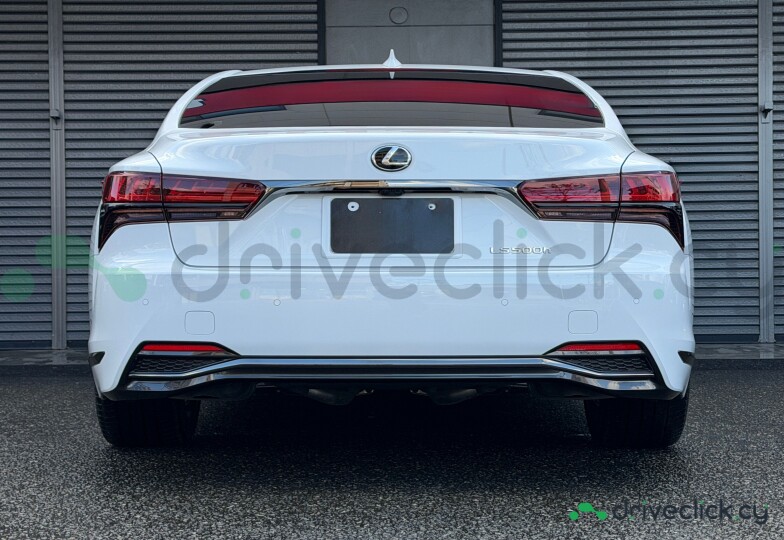 Lexus LS White