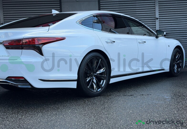 Lexus LS White