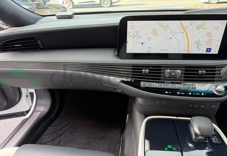 Lexus LS White