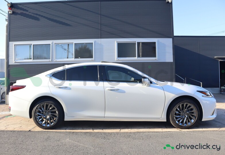 Lexus ES White