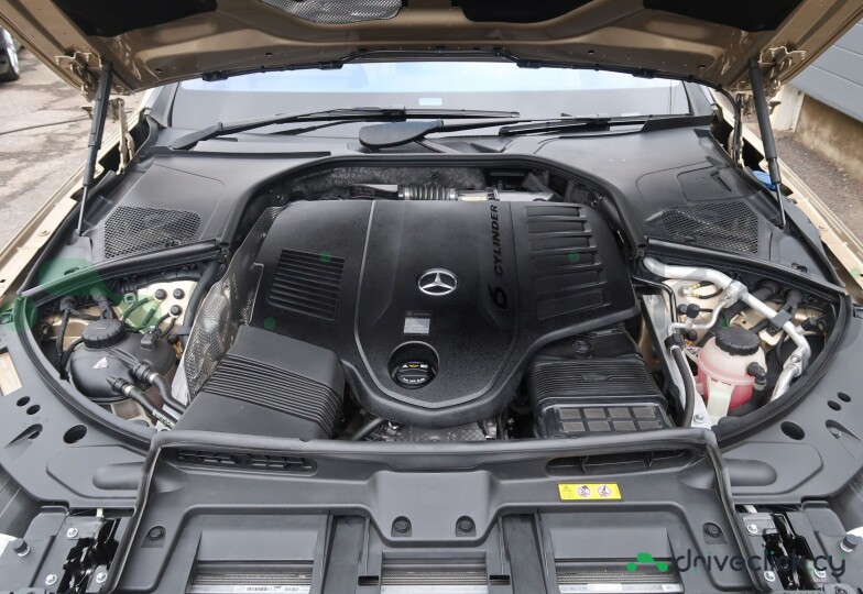 Mercedes S-class Gold