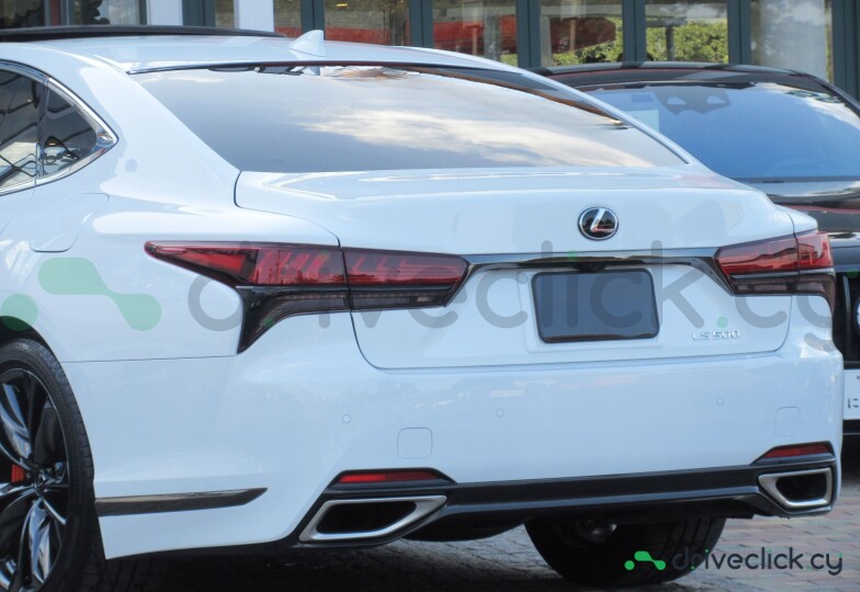 Lexus LS White