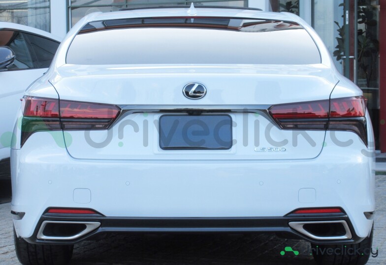 Lexus LS White