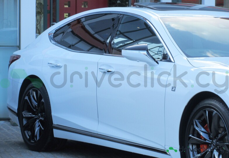 Lexus LS White