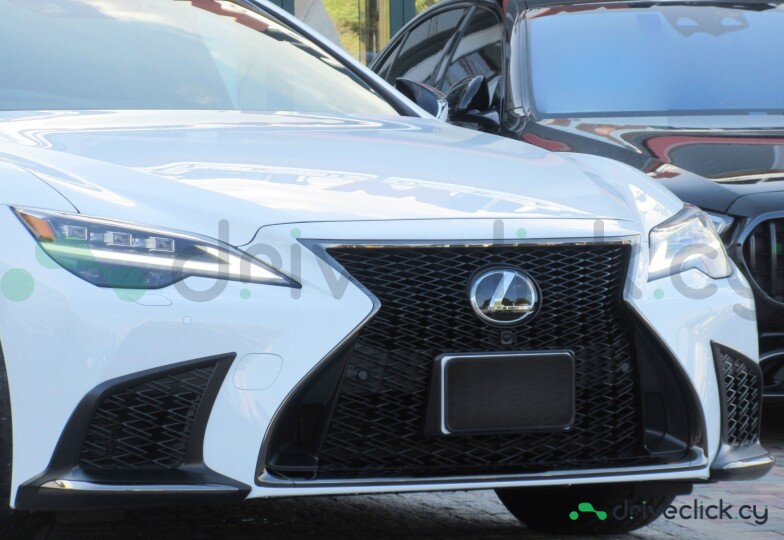 Lexus LS White
