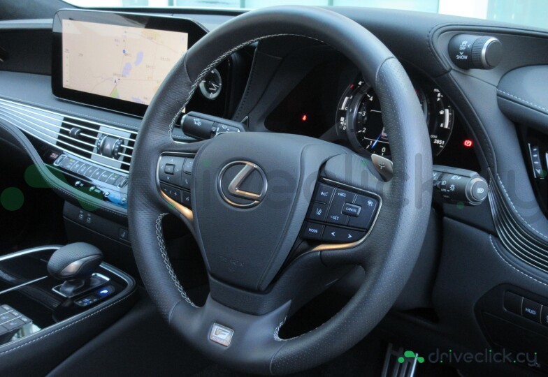 Lexus LS White