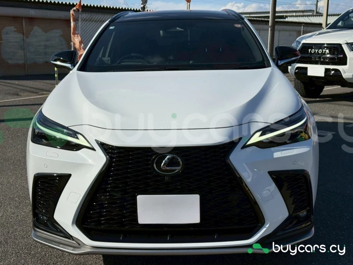 Lexus NX Белый